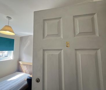 1 bedroom semi-detached house to rent - Photo 4