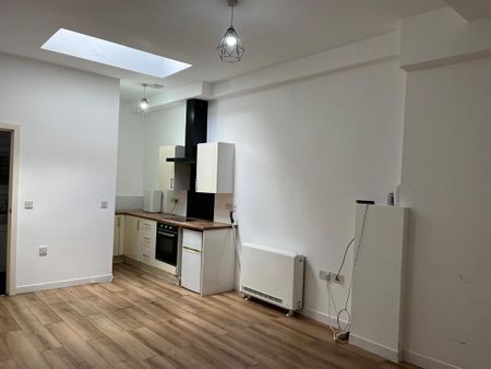 Studio to rent - Photo 2