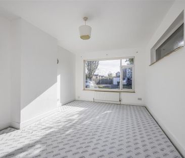 3 bedroom detached bungalow to rent - Photo 6
