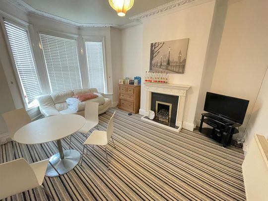 Derry Avenue, Plymouth - Photo 1