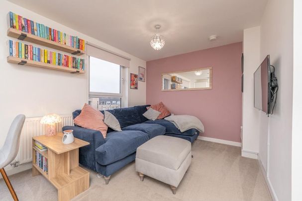 2 bedroom flat to rent - Photo 1