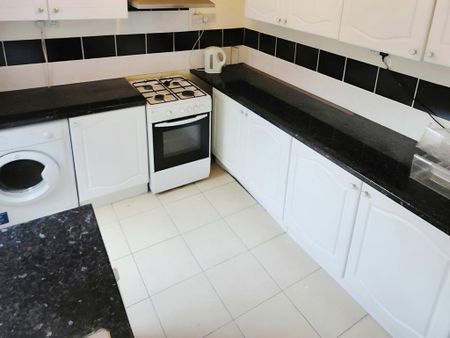 5 bedroom terraced house to rent - Photo 4