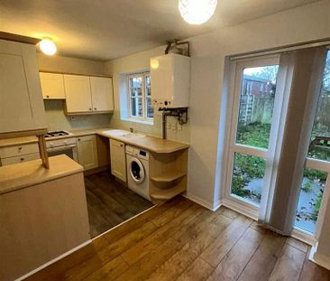 3 bedroom semi-detached house to rent - Photo 4