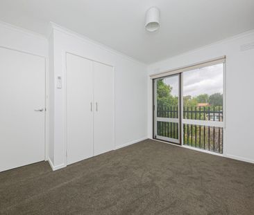 Split-Level Family Home - Photo 5