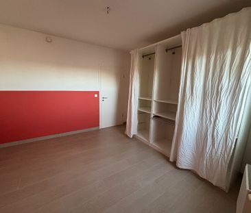 TE HUUR – APPARTEMENT MET BALKON IN DE BUURT VAN AMERCOEUR ! - Foto 3