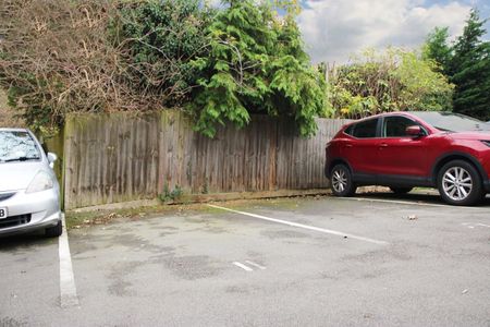 Isabelle Court, Kettering, Northamptonshire, NN16 - Photo 2