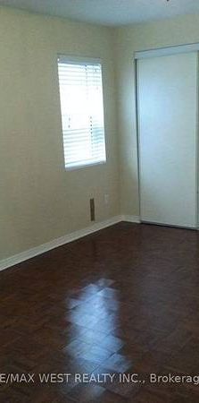 main level etobicoke gem 1 bed parking and laundry onsite - Photo 1