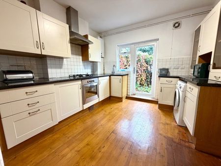2 Bed Flat, Brookmill Road, SE8 - Photo 5