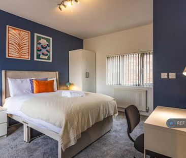1 bedroom in a house share to rent - Photo 4