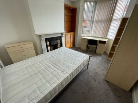 4 Bed Student Accommodation - Photo 5