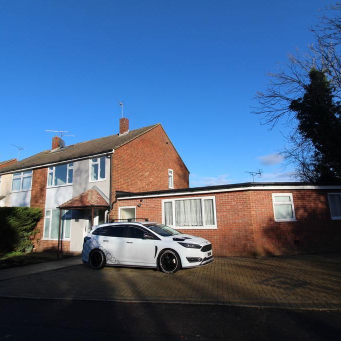 4 bedroom terraced house to rent - Photo 2