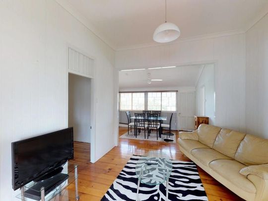 Furnished three bedroom home in The Range! - Photo 1