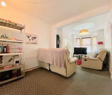 33 St Albans Gardens, Belfast, BT9 5DR - Photo 2