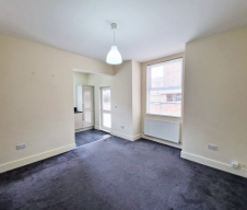 Unfurnished two bedroom apartment in a stunning Victorian house wit... - Photo 4