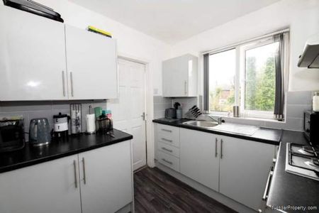 3 bedroom property to rent in Manchester - Photo 2