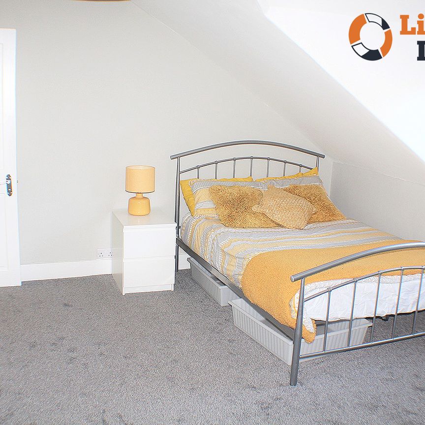 Albany Terrace, Chatham - Photo 1