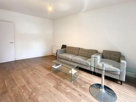 1 bedroom flat to rent - Photo 2