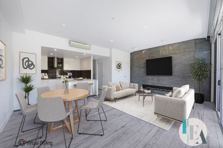 Exceptional double story townhouse in the vibrant heart of the CBD - Photo 3