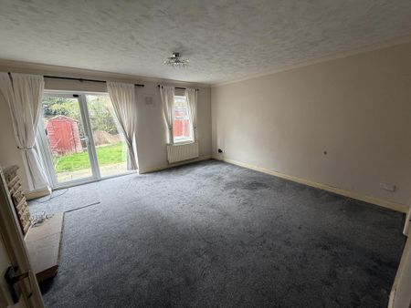 3 bedroom semi-detached house to rent - Photo 2