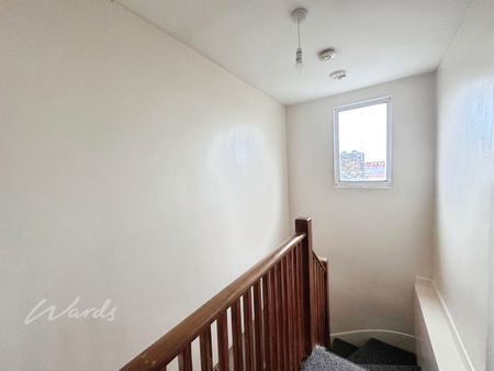 3 bedroom maisonette to rent - Photo 3