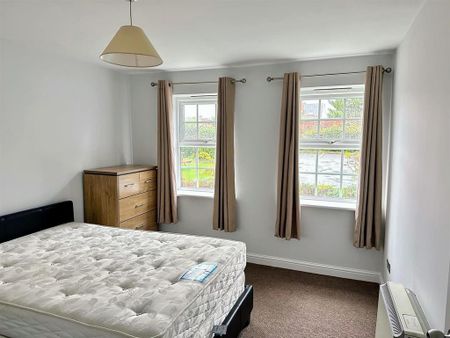 2 bedroom flat to rent - Photo 3
