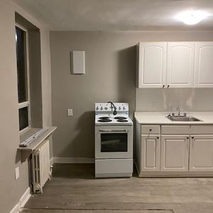 One Bedroom Apartment - Photo 2