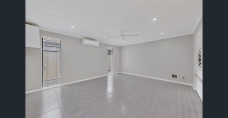 Light, Bright & Low Maintenance - Great Location! - Photo 2