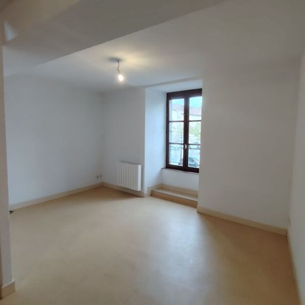 Appartement à louer 3 pièces • Saint-Étienne-de-Fursac - Photo 1