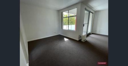 Oversized modern apartment situated in prime location - Photo 4