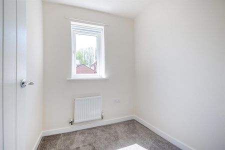 3 bedroom end of terrace house to rent - Photo 2