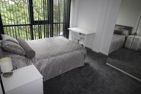 3 Bedroom Apartment - Photo 4