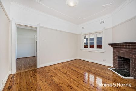 27 Woodland Street, Marrickville, NSW 2204 - Photo 3