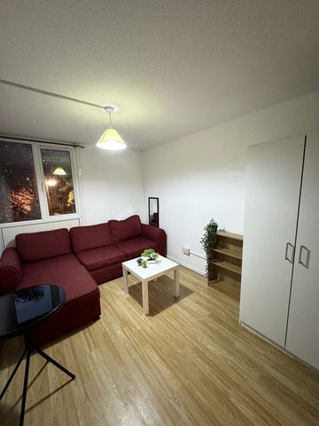 Room in a Shared House, Wood Green, N22 - Photo 2