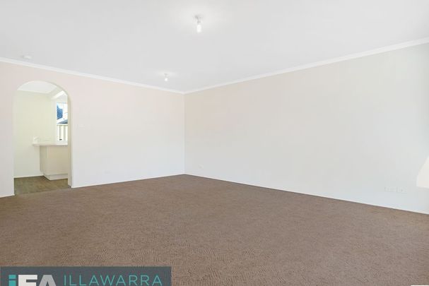 THREE BEDROOM TOWNHOUSE - Photo 1