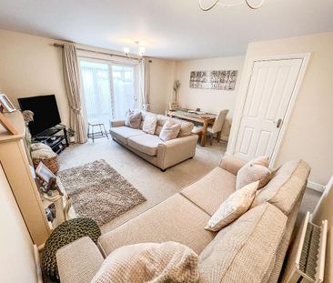 3 bedroom semi-detached house to rent - Photo 1