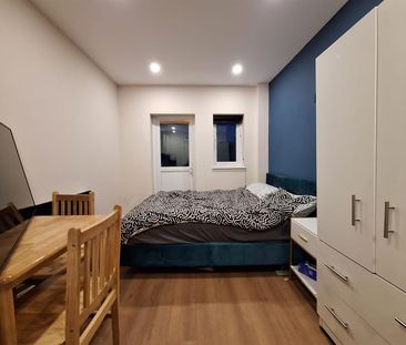 Brent Road, Southall UB2, London - Photo 4