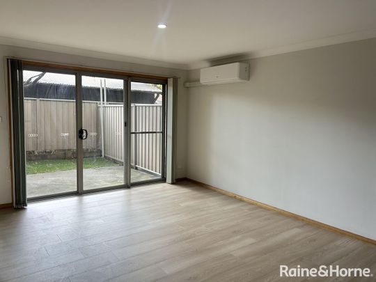 Modern 3 Bedroom Townhouse! - Photo 1