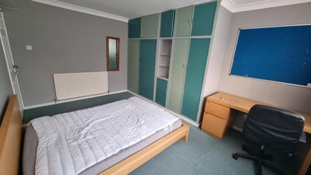 5 bedroom semi-detached house to rent - Photo 5