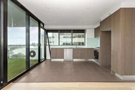 Breathtaking Panoramic Views to Albert Park Lake! - Photo 4