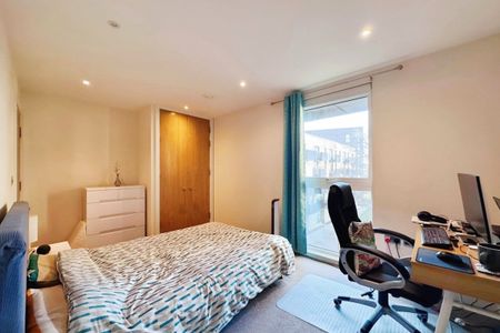 Burgess Springs, CHELMSFORD - Photo 3