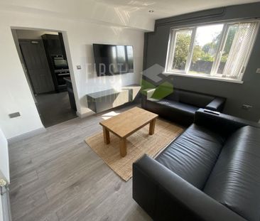 6 bedroom detached house to rent - Photo 5