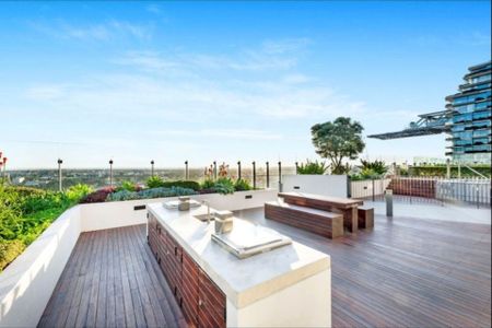 Gorgeous Studio Apartment - Photo 3