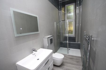 4 Bed Flat, Great Western Road, G12 - Photo 2