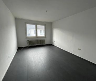 Helle und geräumige 2-Zimmer-Wohnung mit Balkon - Photo 3