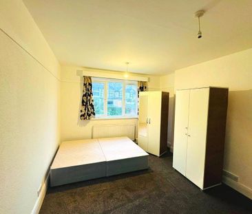 5 bedroom terraced house to rent - Photo 4