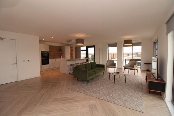 2 bedroom penthouse to rent - Photo 1