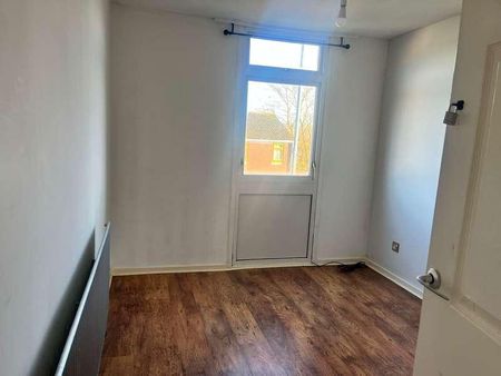 Brownlow Court, Lumbertubs, Northampton, NN3 - Photo 5