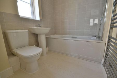 2 bedroom semi-detached bungalow to rent - Photo 5