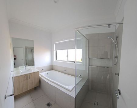 24 Brentwood Street, Highfields - Photo 4