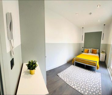 Room in a Shared House, Arngask Road, SE6 - Photo 5